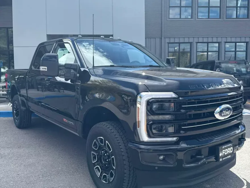 2026 Ford F-350 Platinum photo 1