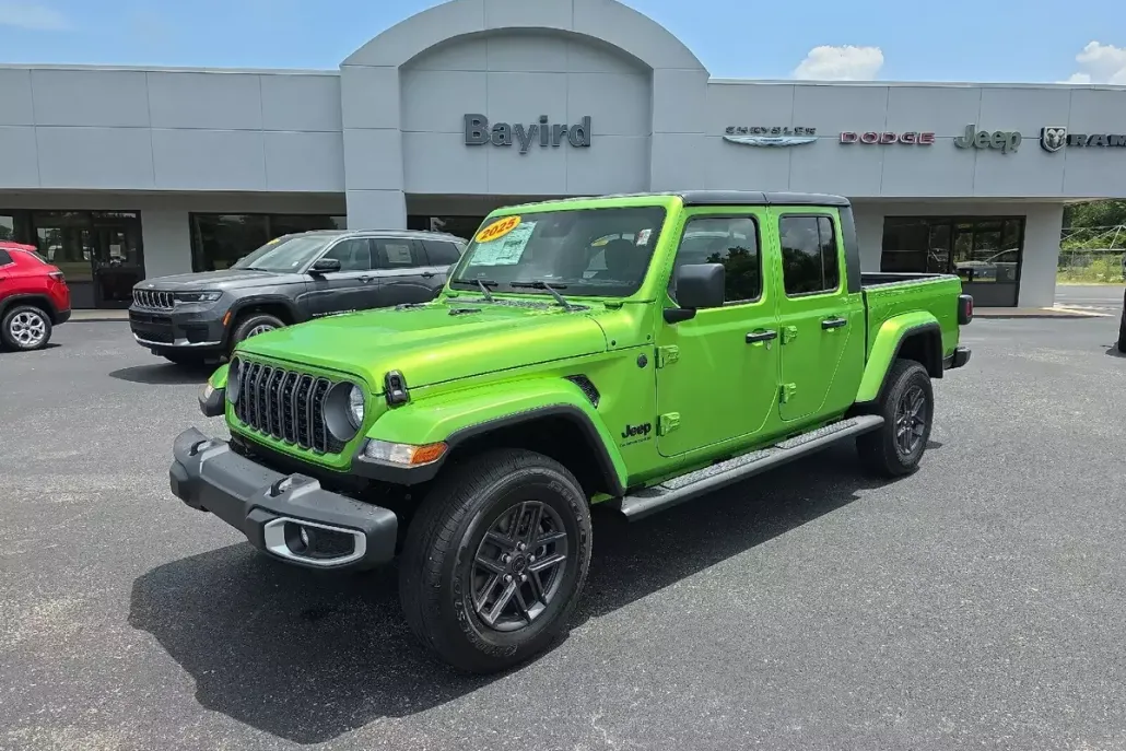 2025 Jeep Gladiator Sport S photo 1