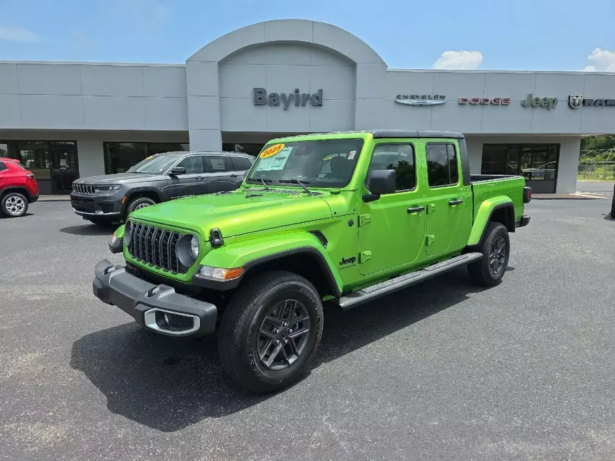 2025 Jeep Gladiator Sport S photo 1