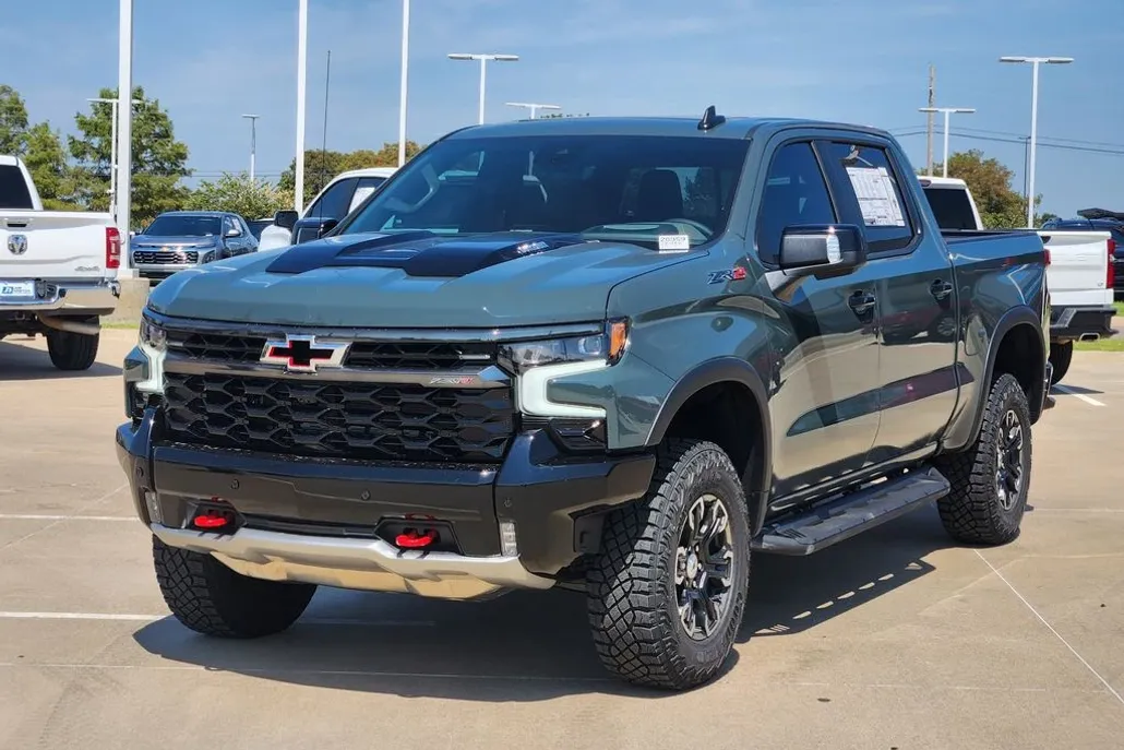 2026 Chevrolet Silverado ZR2 photo 1