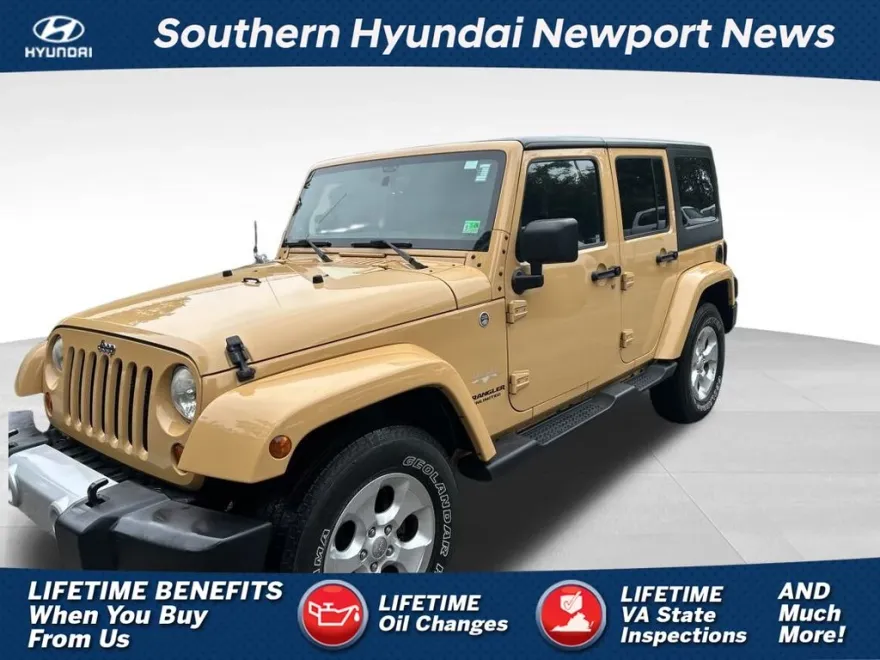 2013 Jeep Wrangler Unlimited Sahara photo 1