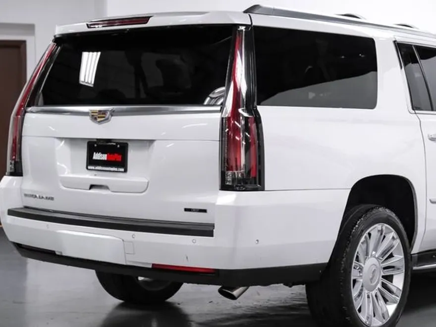 2019 Cadillac Escalade ESV Luxury photo 13