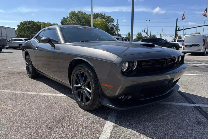 2022 Dodge Challenger GT photo 1