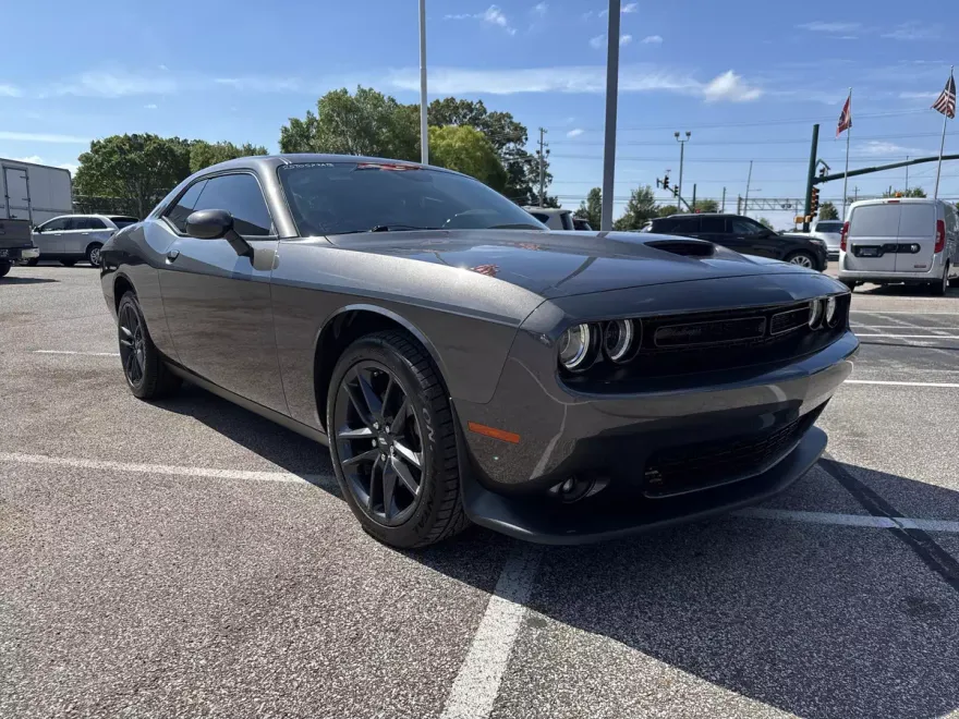 2022 Dodge Challenger GT photo 1
