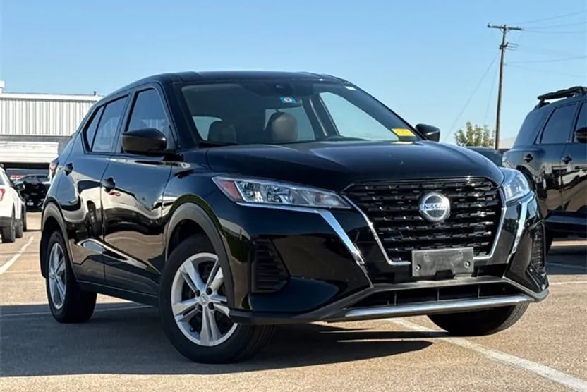 2021 Nissan Kicks S photo 1