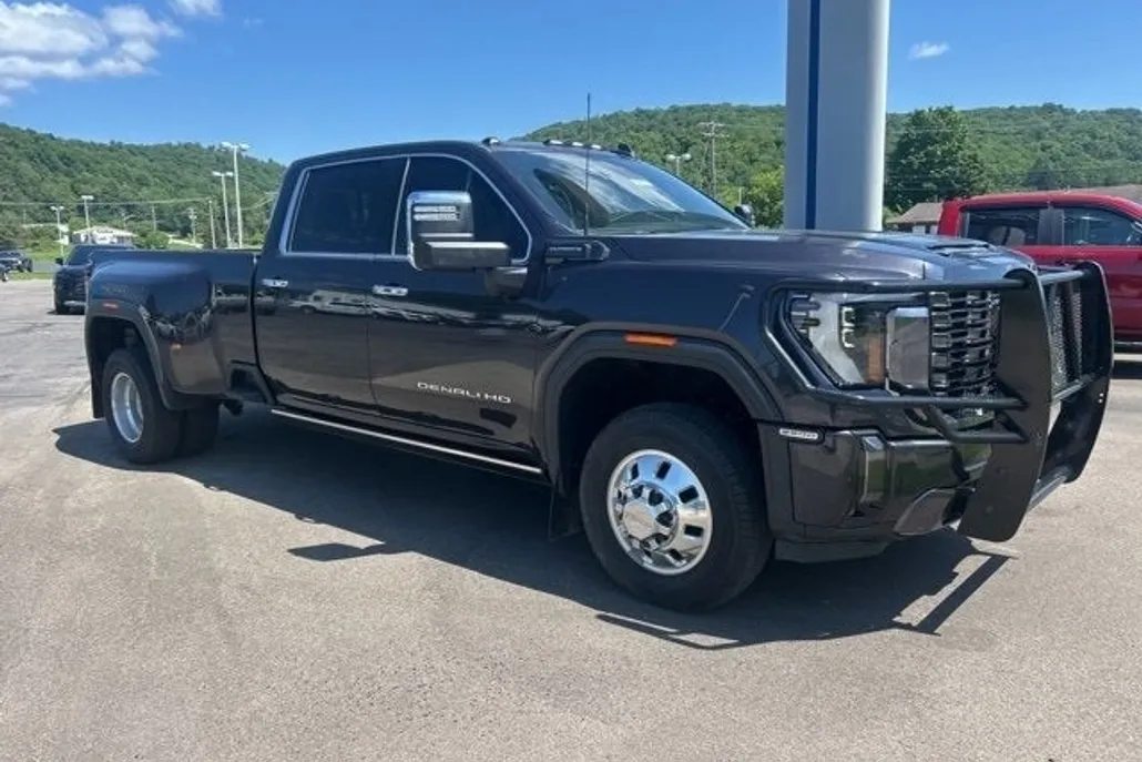 2024 Gmc Sierra 3500 HD Denali Ultimate photo 1