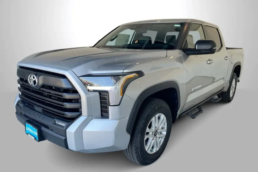 2025 Toyota Tundra SR5 CrewMax photo 1