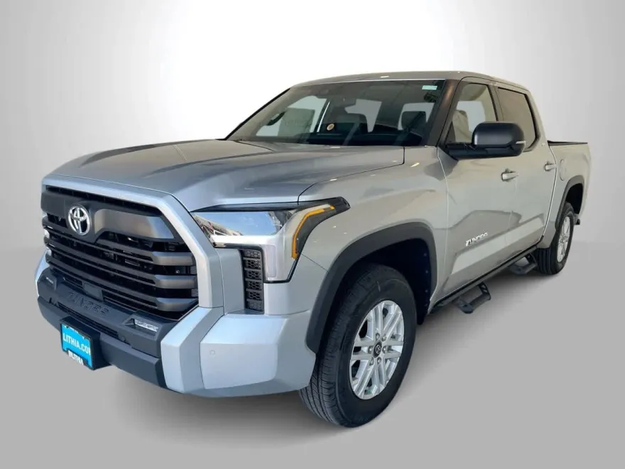 2025 Toyota Tundra SR5 CrewMax photo 1