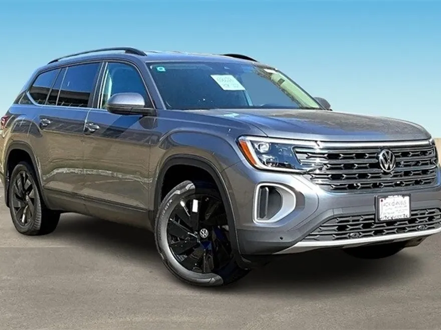 2024 Volkswagen Atlas SE Technology photo 2