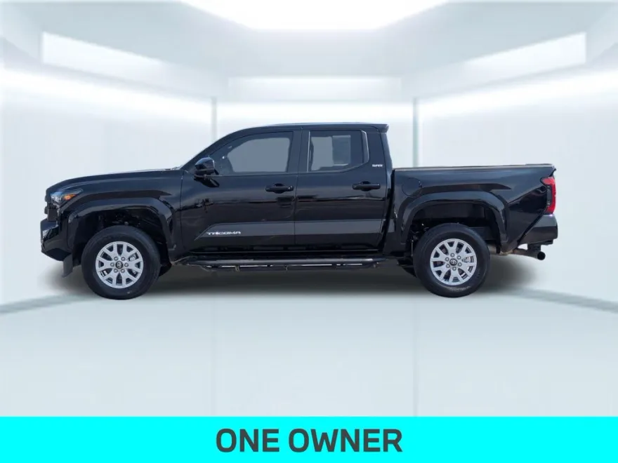 2024 Toyota Tacoma SR5 photo 1