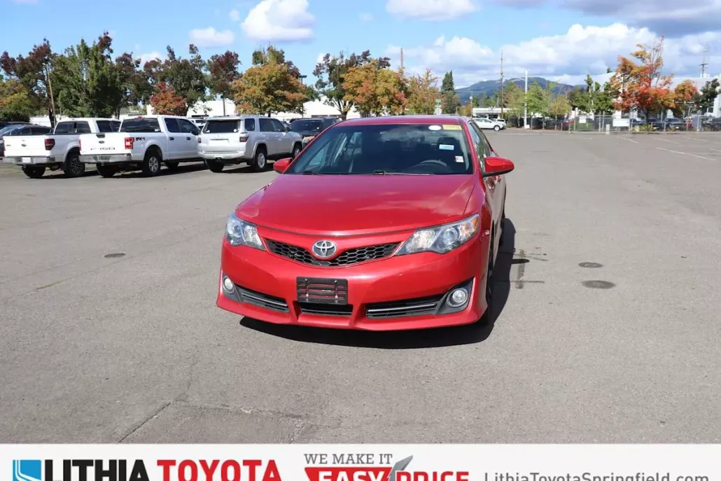 2014 Toyota Camry SE photo 1