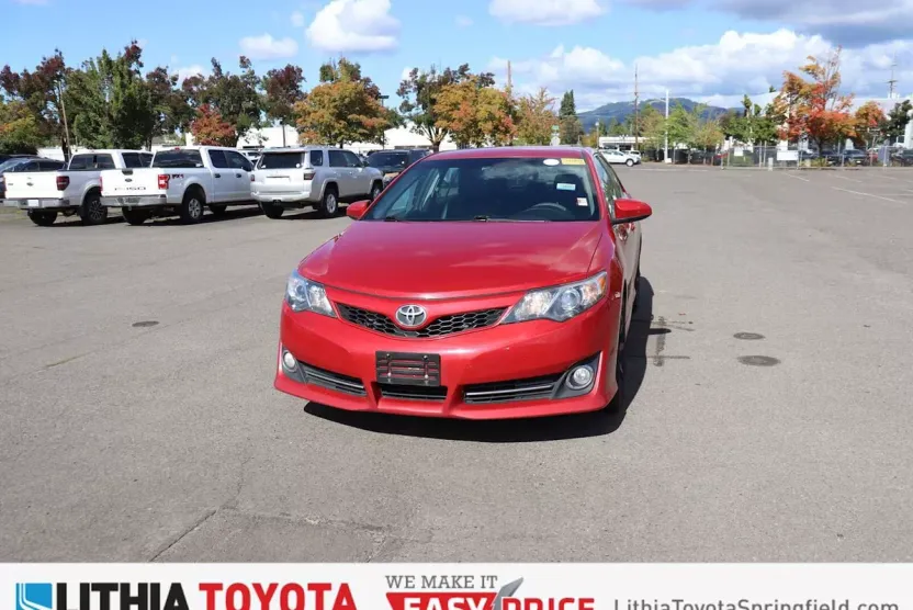 2014 Toyota Camry SE photo 1
