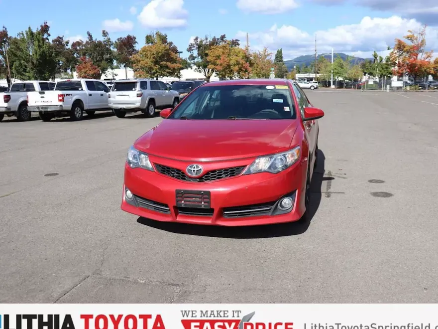 2014 Toyota Camry SE photo 1