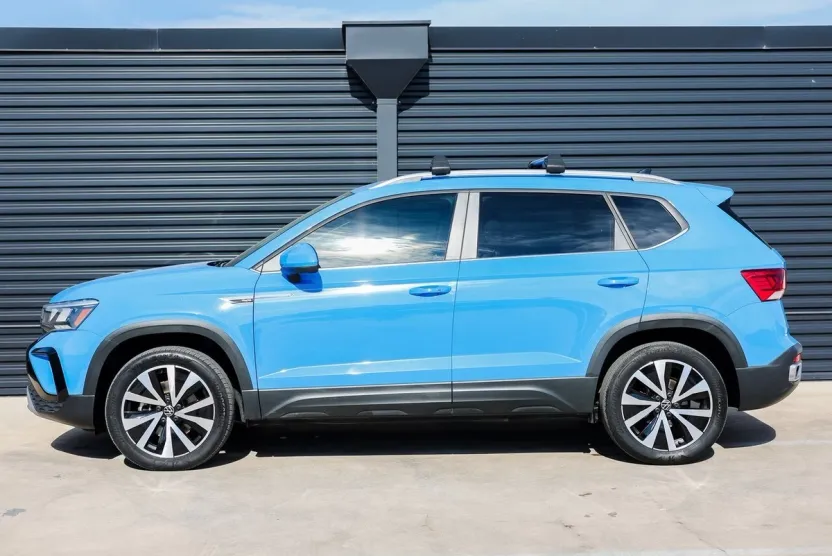 2022 Volkswagen Taos SE photo 1