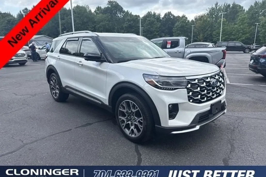 2025 Ford Explorer Platinum photo 1