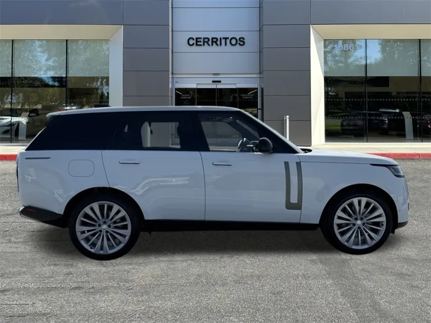 2025 Land Rover Range Rover SE photo 1