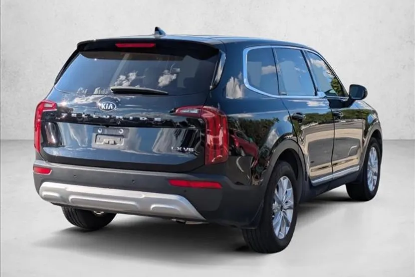 2021 Kia Telluride LX photo 1