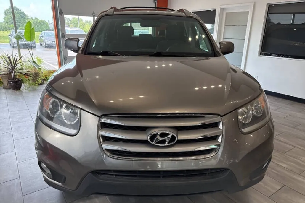 2012 Hyundai Santa Fe SE photo 1