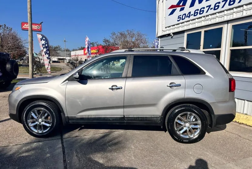 2014 Kia Sorento LX photo 1