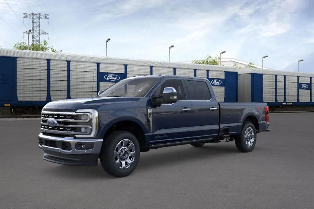 2025 Ford F-350 Lariat photo 1