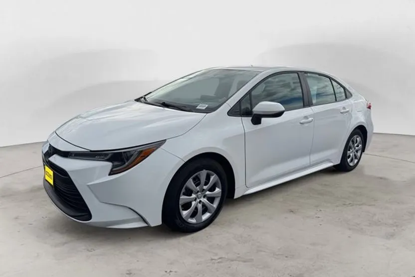 2024 Toyota Corolla LE photo 1