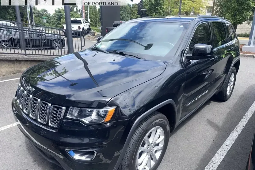 2022 Jeep Cherokee Laredo photo 1