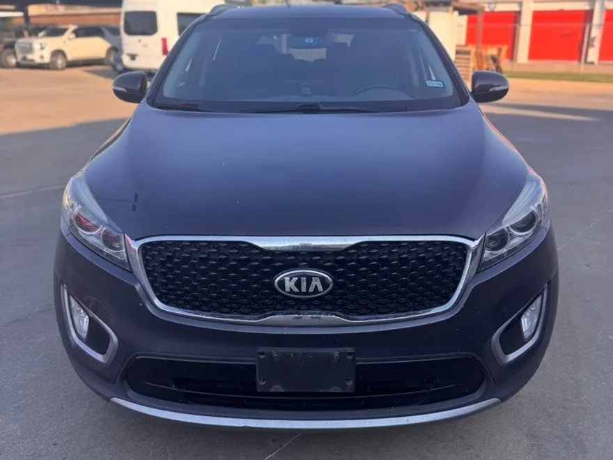 2016 Kia Sorento EX photo 1
