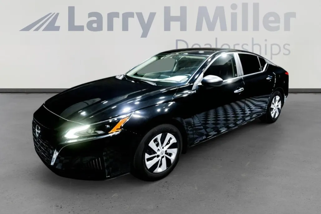 2025 Nissan Altima S photo 1