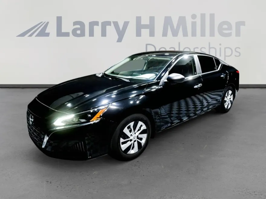2025 Nissan Altima S photo 1