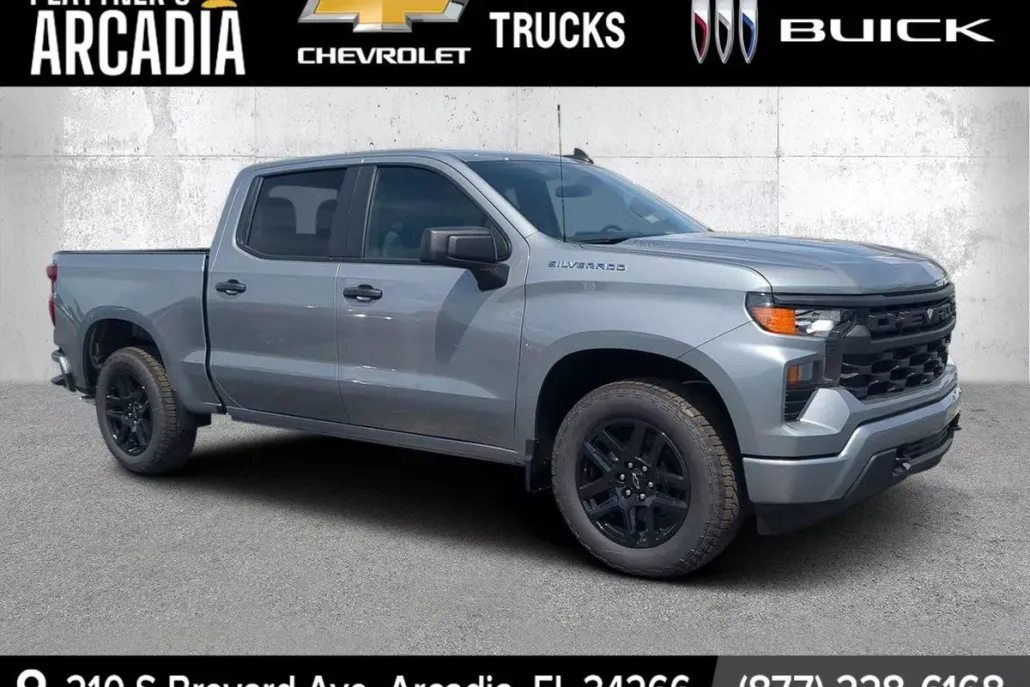 2025 Chevrolet Silverado 1500 Custom photo 1