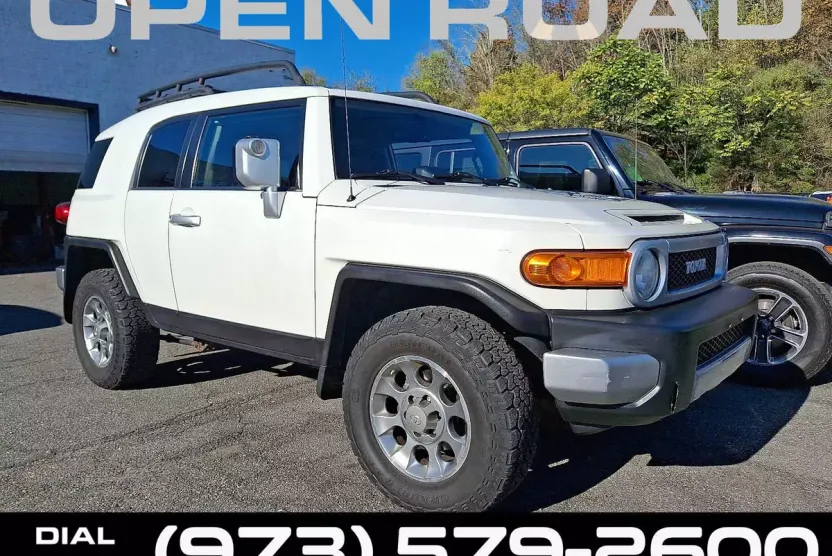 2012 Toyota FJ Cruiser Base photo 1