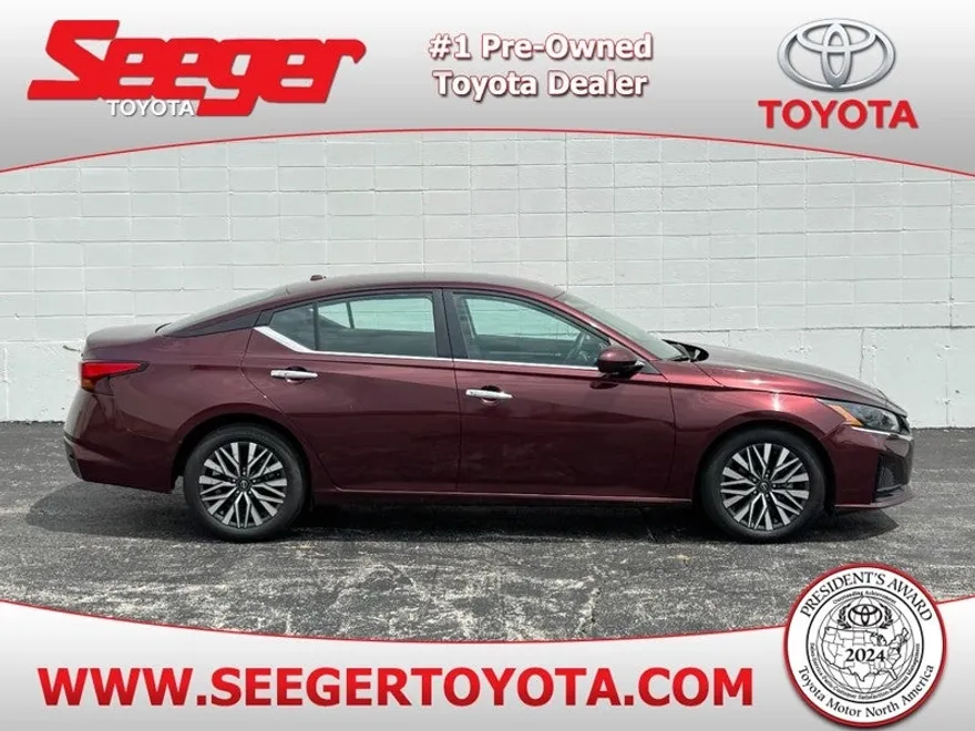 2023 Nissan Altima 2.5 SV photo 1
