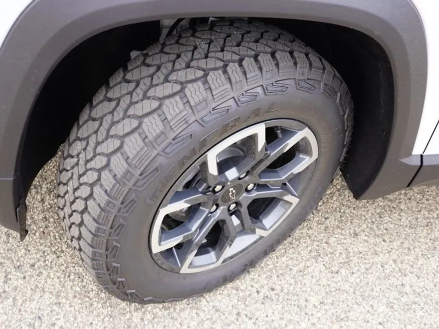 2026 Chevrolet Equinox ACTIV photo 1