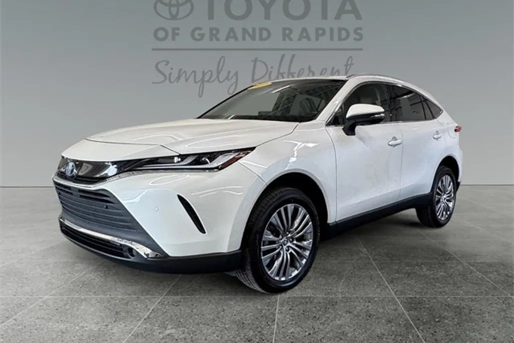 2022 Toyota Venza XLE photo 1