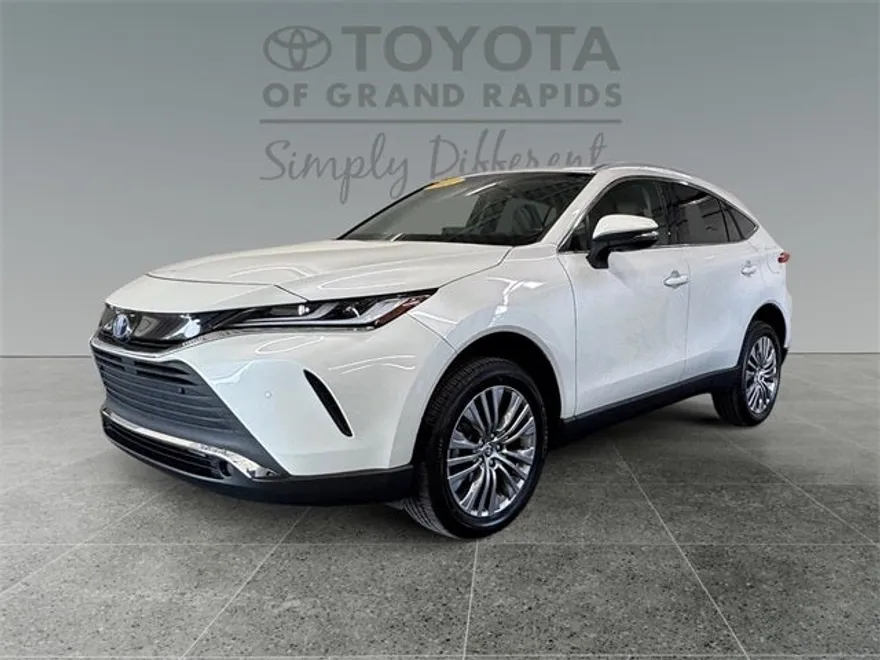 2022 Toyota Venza XLE photo 1