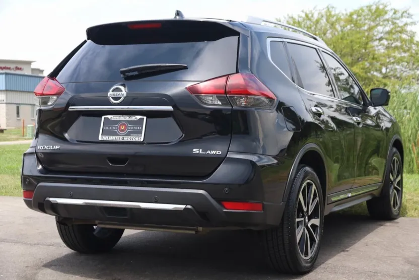 2020 Nissan Rogue SL photo 1