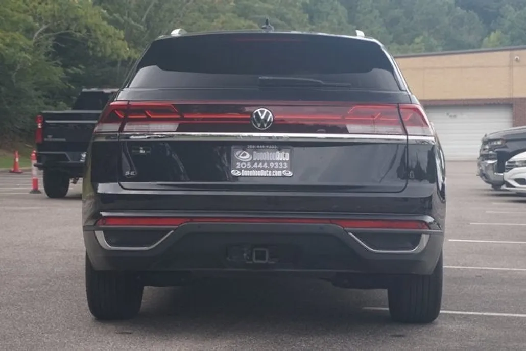 2024 Volkswagen Atlas Cross Sport SE Technology photo 1