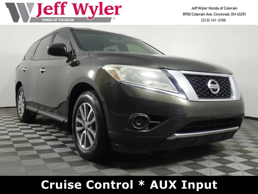 2015 Nissan Pathfinder S photo 1