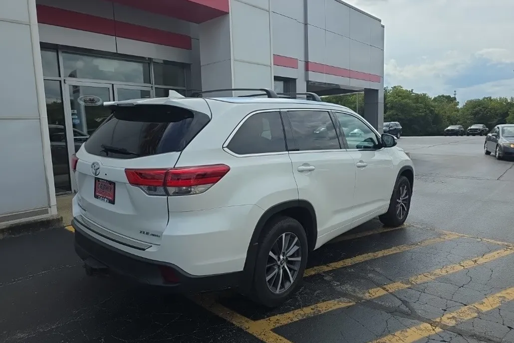 2018 Toyota Highlander XLE photo 1