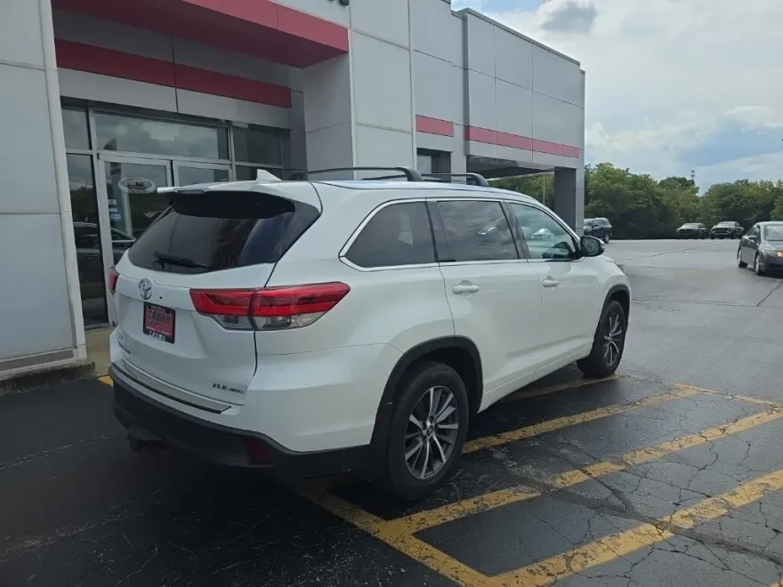 2018 Toyota Highlander XLE photo 1