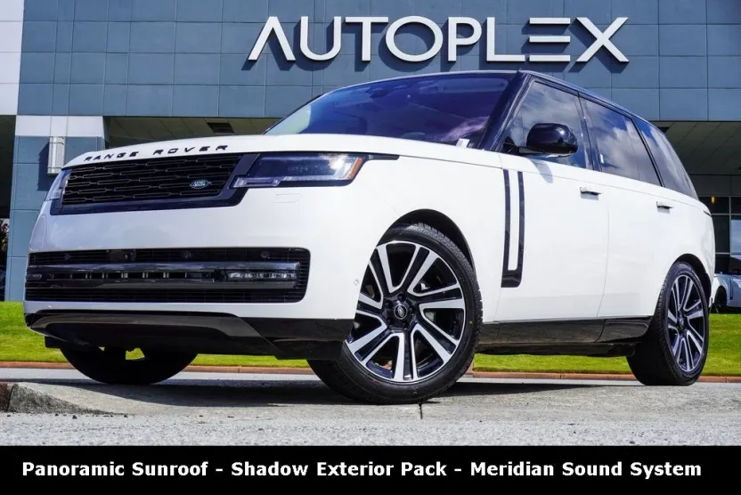 2023 Land Rover Range Rover SE photo 1