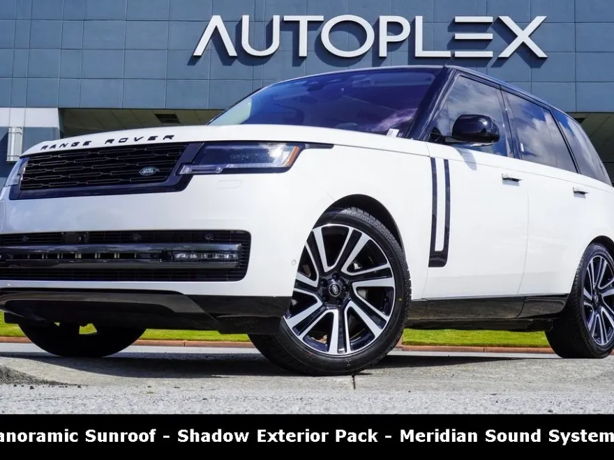 2023 Land Rover Range Rover SE photo 1