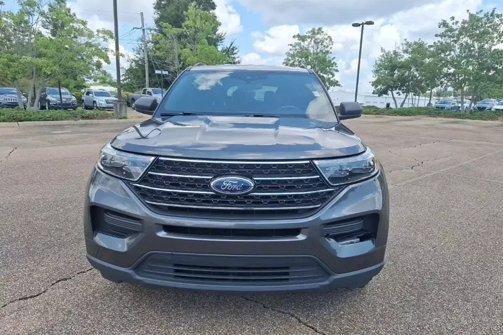 2020 Ford Explorer XLT photo 1