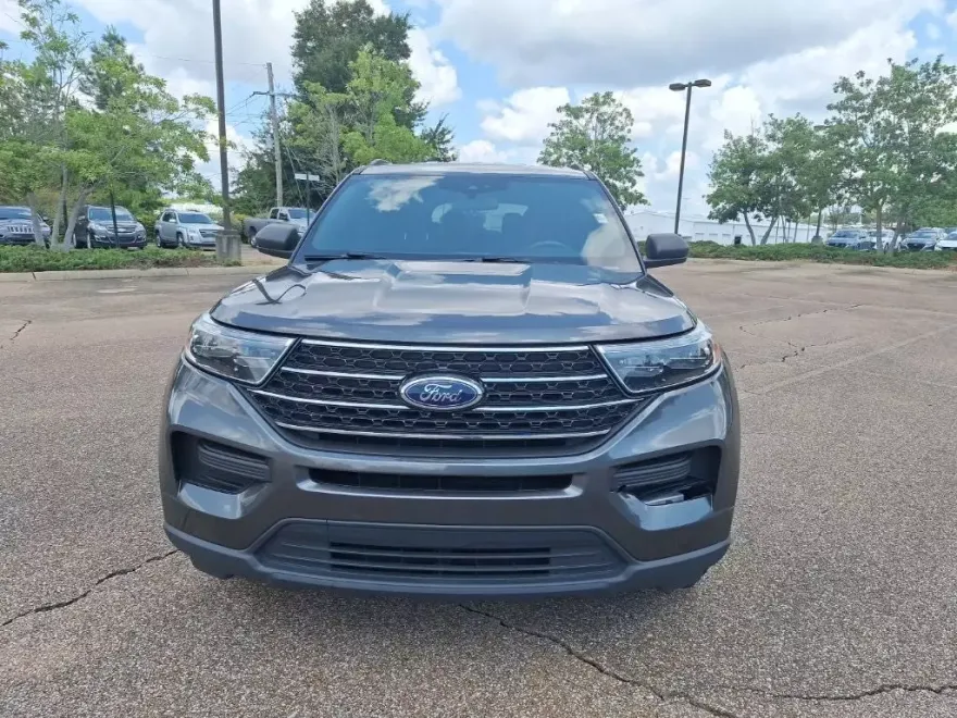 2020 Ford Explorer XLT photo 1
