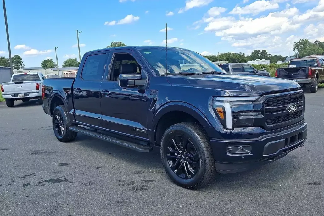 2025 Ford F-150 Lariat photo 1