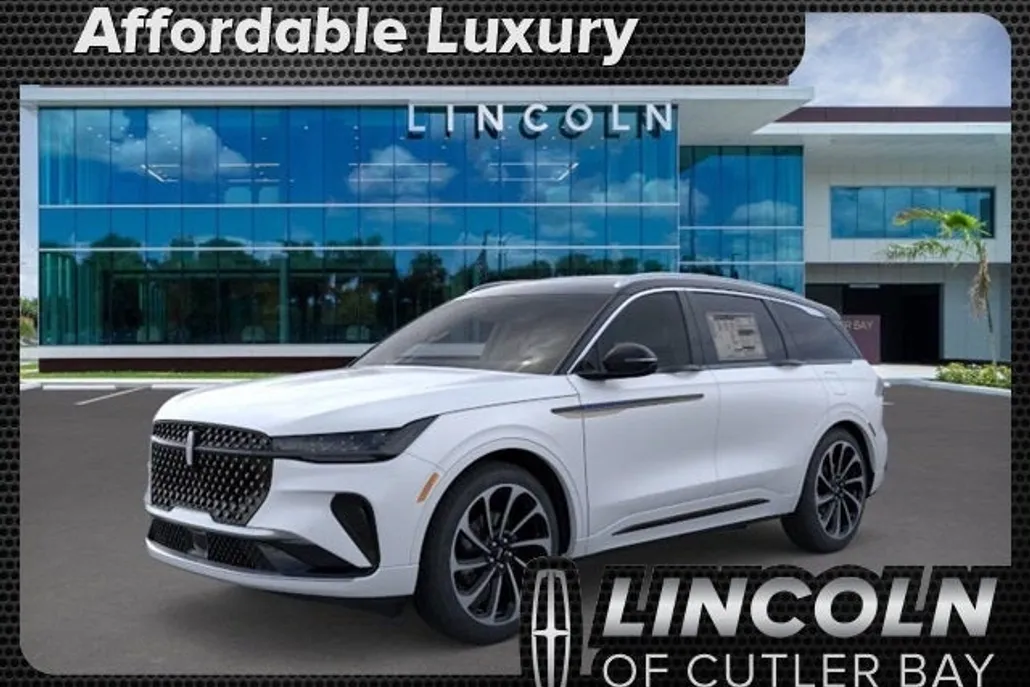 2025 Lincoln Nautilus Black Label photo 1