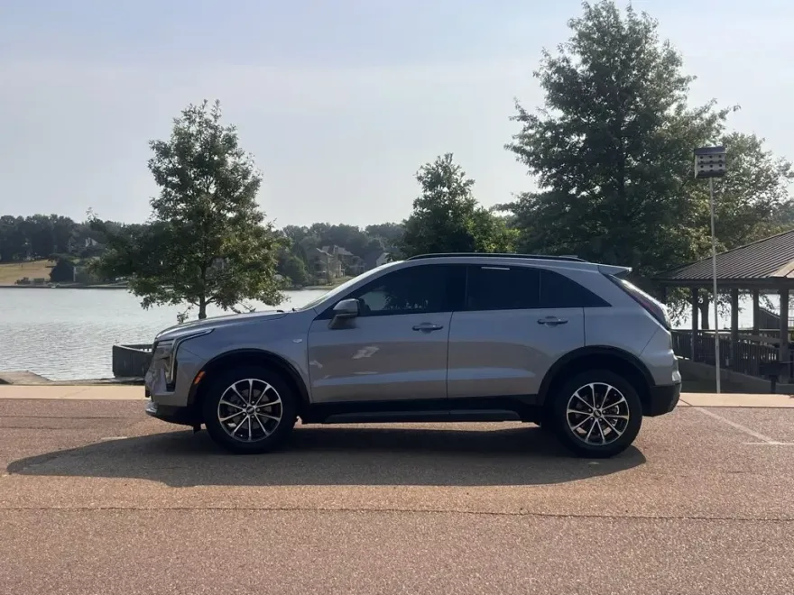 2024 Cadillac XT4 Sport photo 1