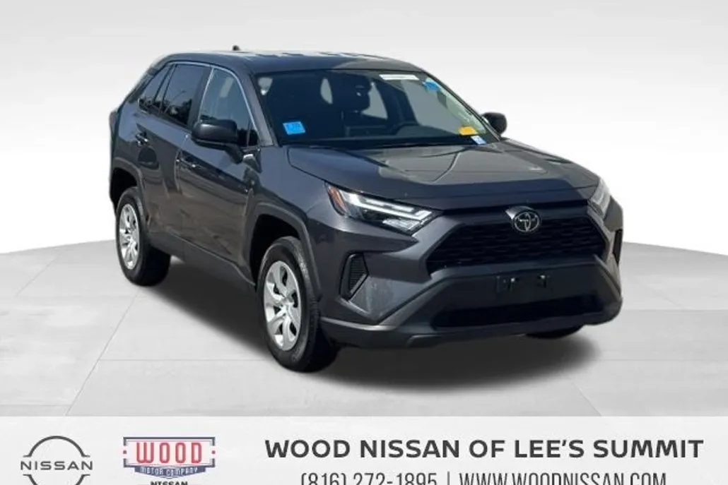 2024 Toyota RAV4 LE photo 1