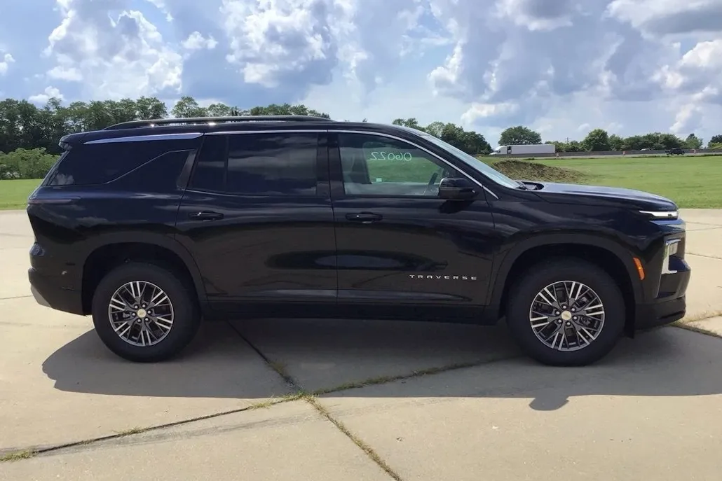 2026 Chevrolet Traverse photo 1