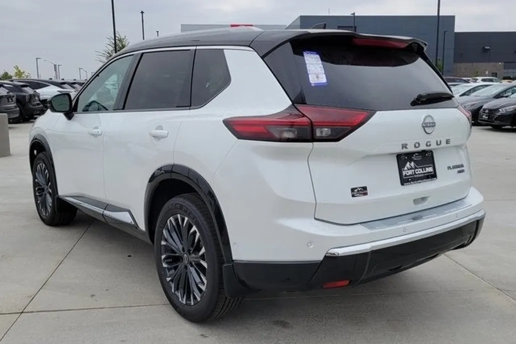 2026 Nissan Rogue Platinum photo 1
